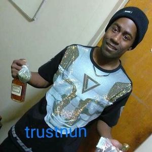 Meet your Posher, Hollis